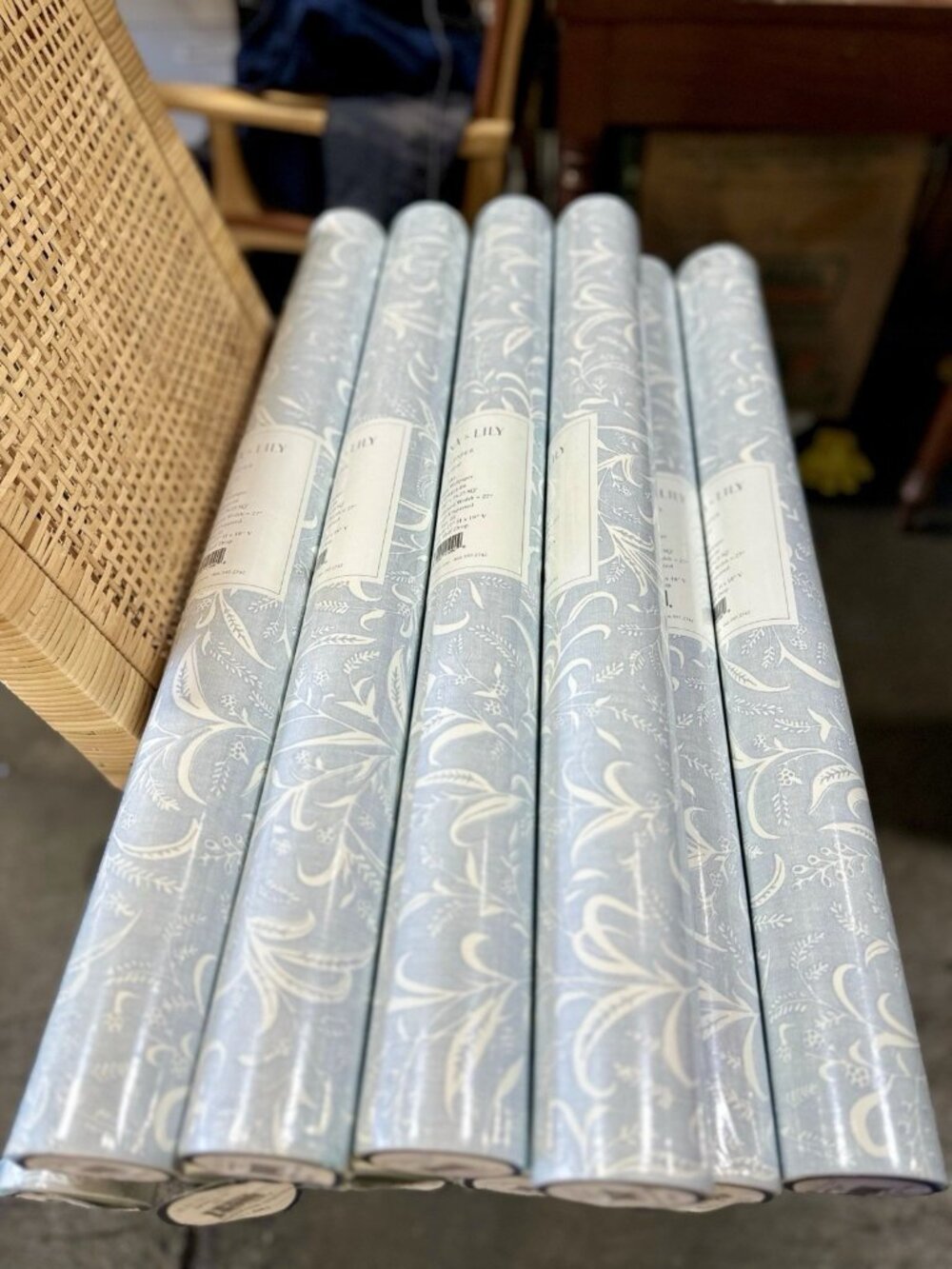 NEW Serena & Lily Umbria Floral Wallpaper-Sky Blue